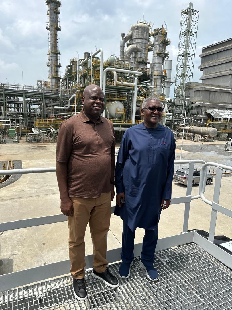 DANGOTE REFINERY HOSTS GOV DIRI