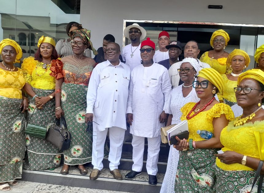 APC’S GUBERNATORIAL HOPEFUL, AKAGBURUONYE, DONATES N11BN MEDICAL EQUIPMENT TO IMO STATE …As ISTDAL Crowns Him Grand Patron